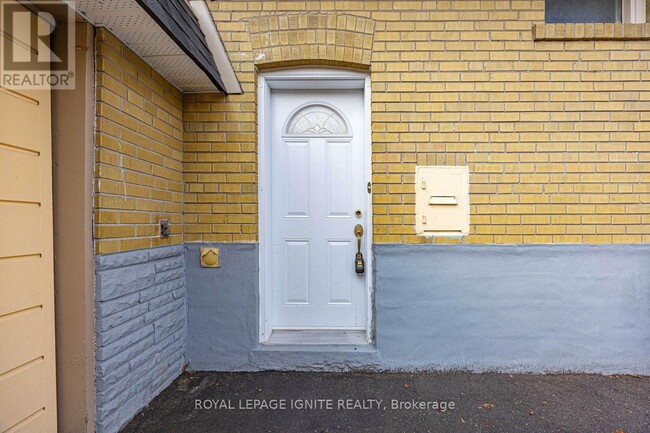 Building Photo - 61 Jarwick Dr