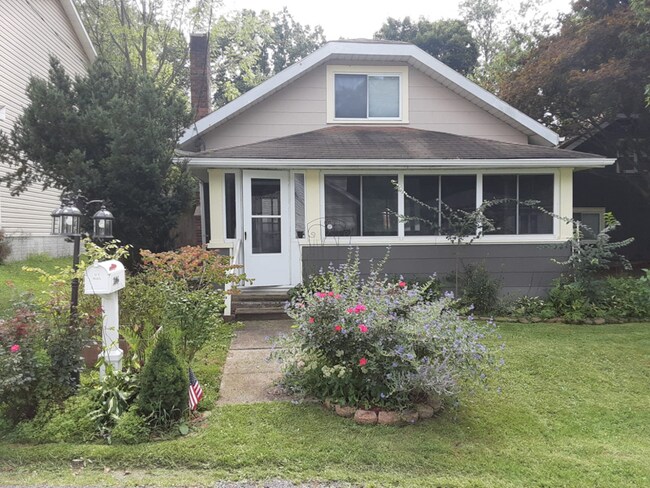 Building Photo - 206 Olivet Ave