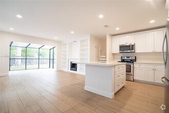 Building Photo - 2320 SW 89th Ct