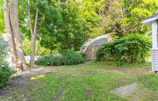 Foto del edificio - 216 Bartlett St