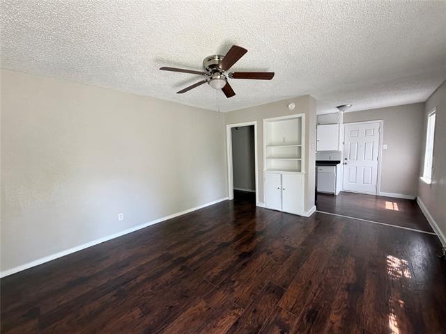 Foto del edificio - 6401 Hollis Ave