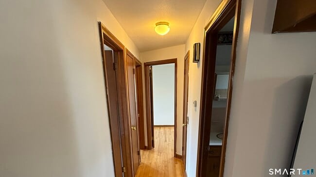 Building Photo - 147 Overlook Ave