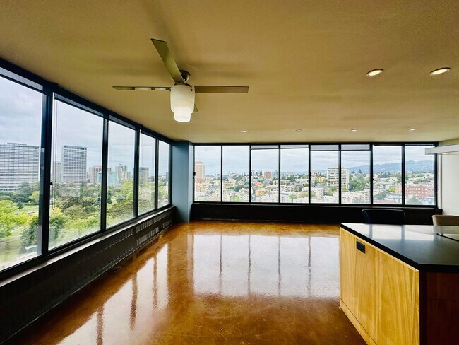 Building Photo - Luxury 12th Floor Corner 1bd/2bath w/Incredible Lake Merritt Views and a Home Office