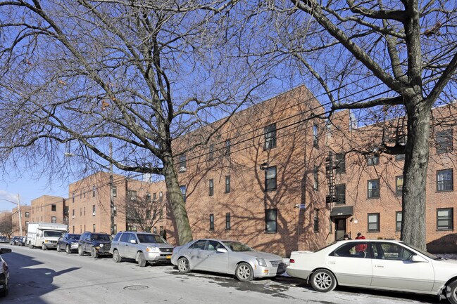 Building Photo - 63--19 Austin St