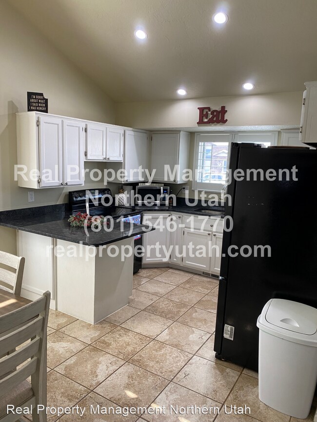 Foto del edificio - 4 br, 2 bath House - 4840 S. 3900 W.