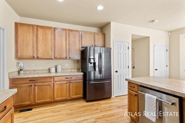 Building Photo - 11060 River Oaks Ln
