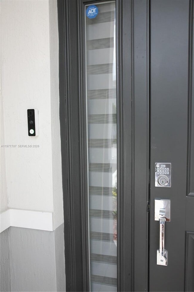 Foto del edificio - 371 NE 16th St