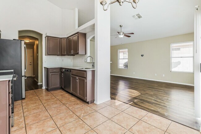 Foto del edificio - 1247 E Cindy St