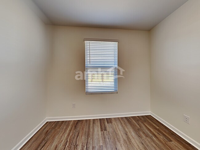 Foto del edificio - 1337 John Swann St