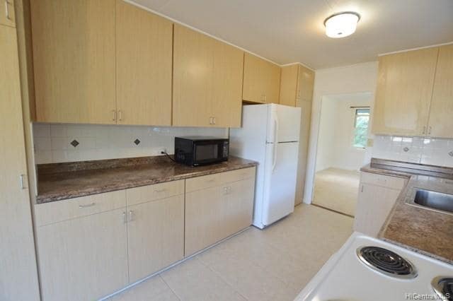 Building Photo - 3680 Alani Dr