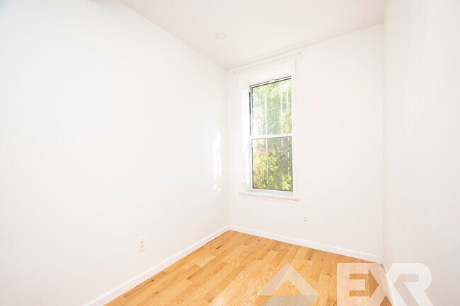 Foto del edificio - 66 16th St