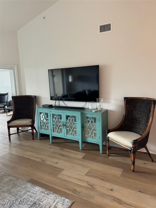 Foto del edificio - 4650 Yacht Harbor Dr