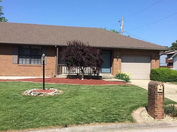 Front - 185 Huntleigh Dr
