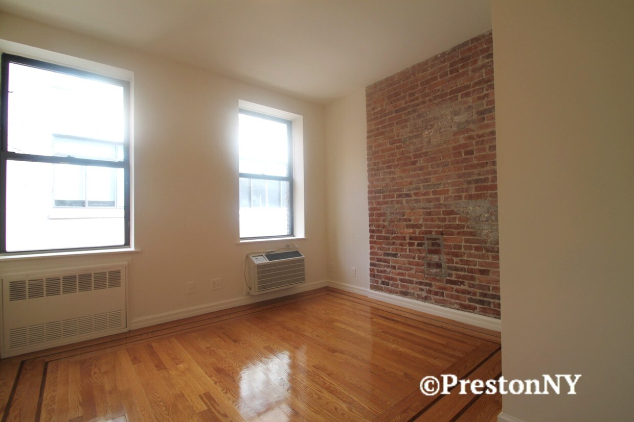 Primary Photo - 437 W 44th St