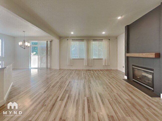Foto del edificio - 4698 NE Beaumead Ln