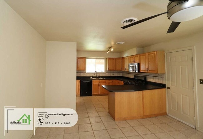 Building Photo - 4560 Enchanted Way