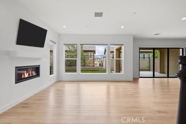 Foto del edificio - 20800 Spruce Cir