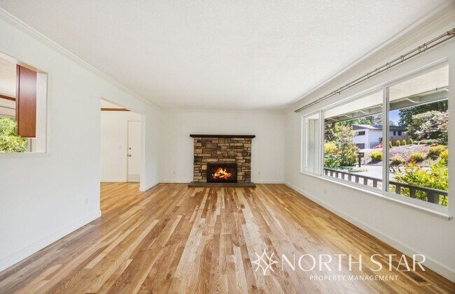 Foto del edificio - Beautiful Lake Oswego Ranch Home in Red Fo...