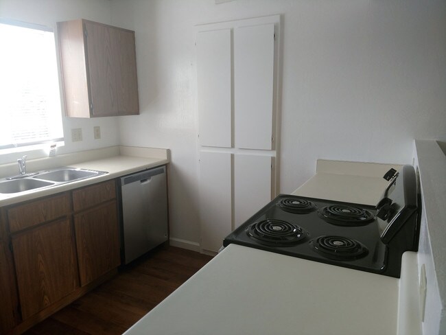 Foto del edificio - M&J Properties 171