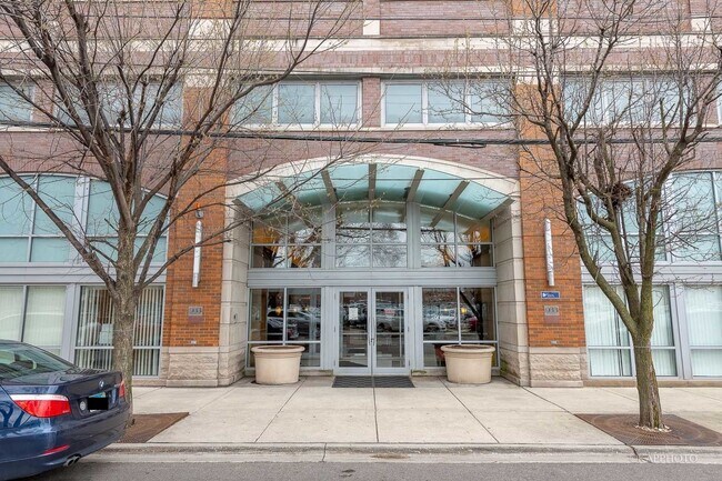 Foto del edificio - 933 W Van Buren St