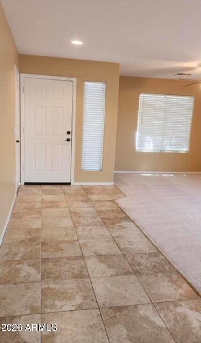 Foto del edificio - 2134 W Pleasant Ln