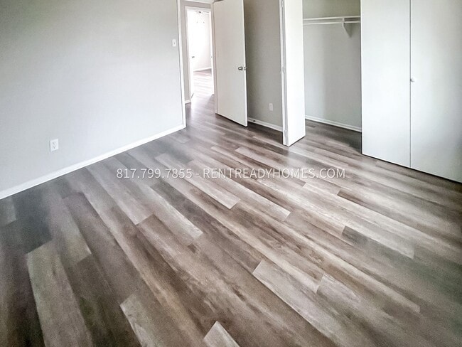 Building Photo - 5302 Shadow Lake Dr