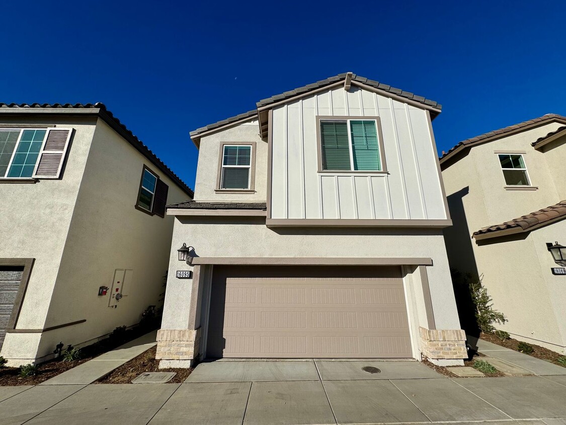 Foto principal - Brand New 4 bedroom Moreno Valley home wit...