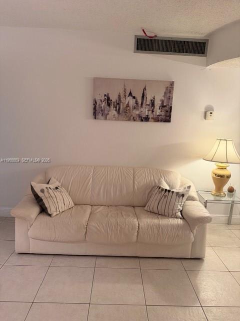 Foto del edificio - 100 Golden Isles Dr