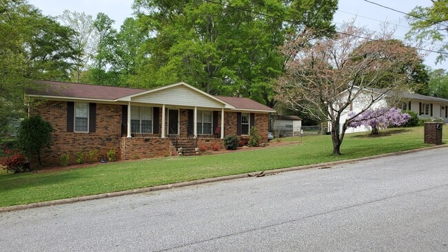 Building Photo - House in Opelika Available in July