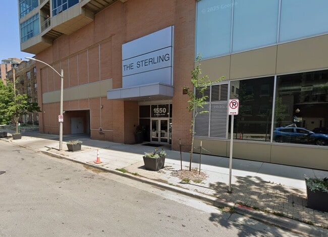 Building Photo - 1550 E Royall Pl