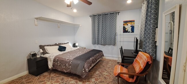 Building Photo - 1045 N Hazard Ave