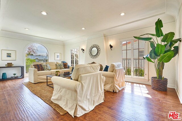 Foto principal - 125 S Orange Dr