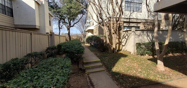 Building Photo - 1719 Westview Terrace