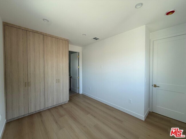 Foto del edificio - 16036 Acre St