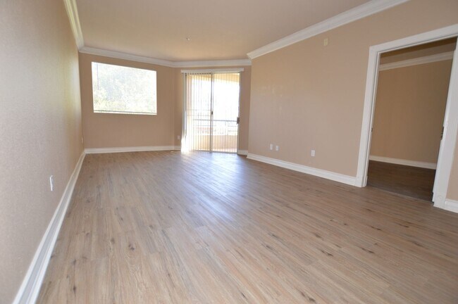 Foto del edificio - Meridian Unfurnished 1 Bdr/ 1 Bath Luxury ...