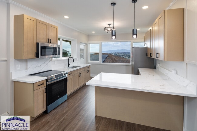 Foto del edificio - 2130 Skyline Dr