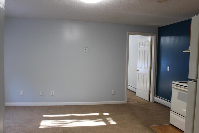 Building Photo - 166 Whittier Rd