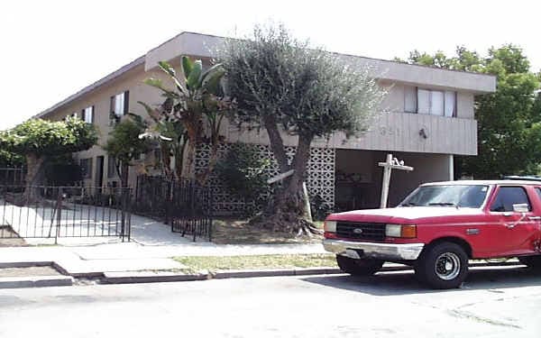 Building Photo - 351 N Avenue 51 Ave