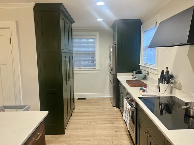 Foto del edificio - 7501 Three Chopt Rd