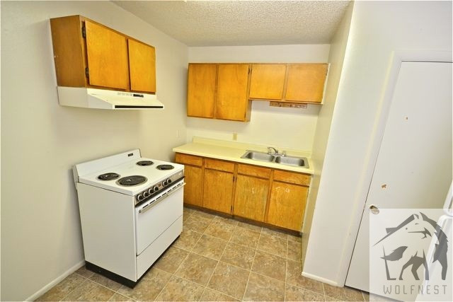 Building Photo - Charming 1 Bed Downtown Apartment
