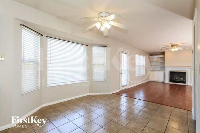 Foto del edificio - 5158 Grandin Ridge Dr