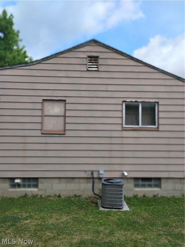 Building Photo - 3446 Hadley Ave