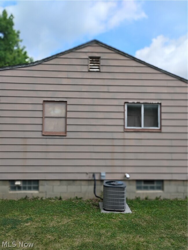 Foto del edificio - 3446 Hadley Ave