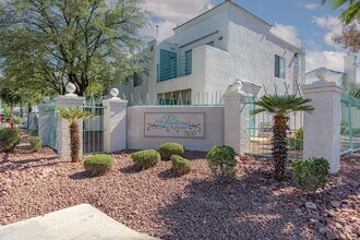 Building Photo - 7100 W Pirates Cove Rd