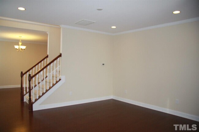 Building Photo - 921 Rosepine Drive