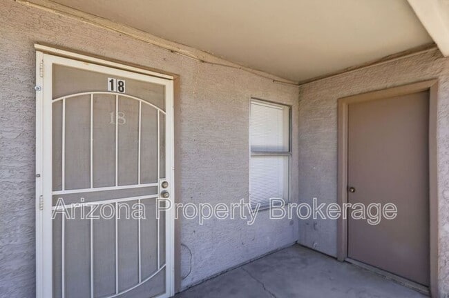 Building Photo - 1625 N Date