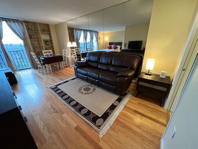 Building Photo - 4242 East West Hwy