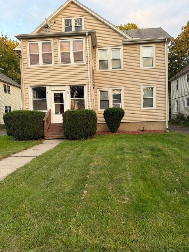 Building Photo - 88 Woodlawn St