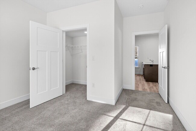 Foto del edificio - Hemlock Manor 55+ Active Senior Community