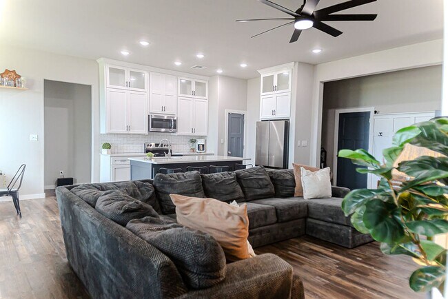 Foto del edificio - 12198 NE Stone Ridge Ln